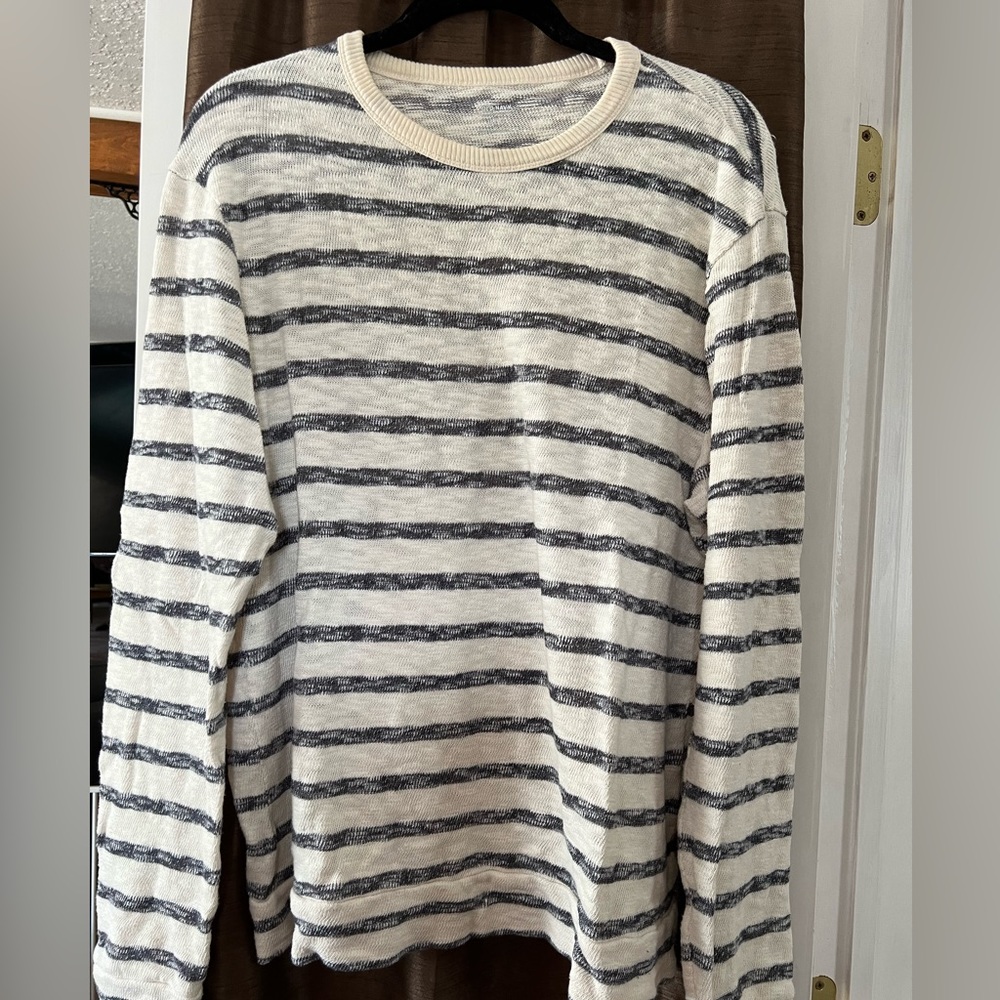 Old navy men’s sweater